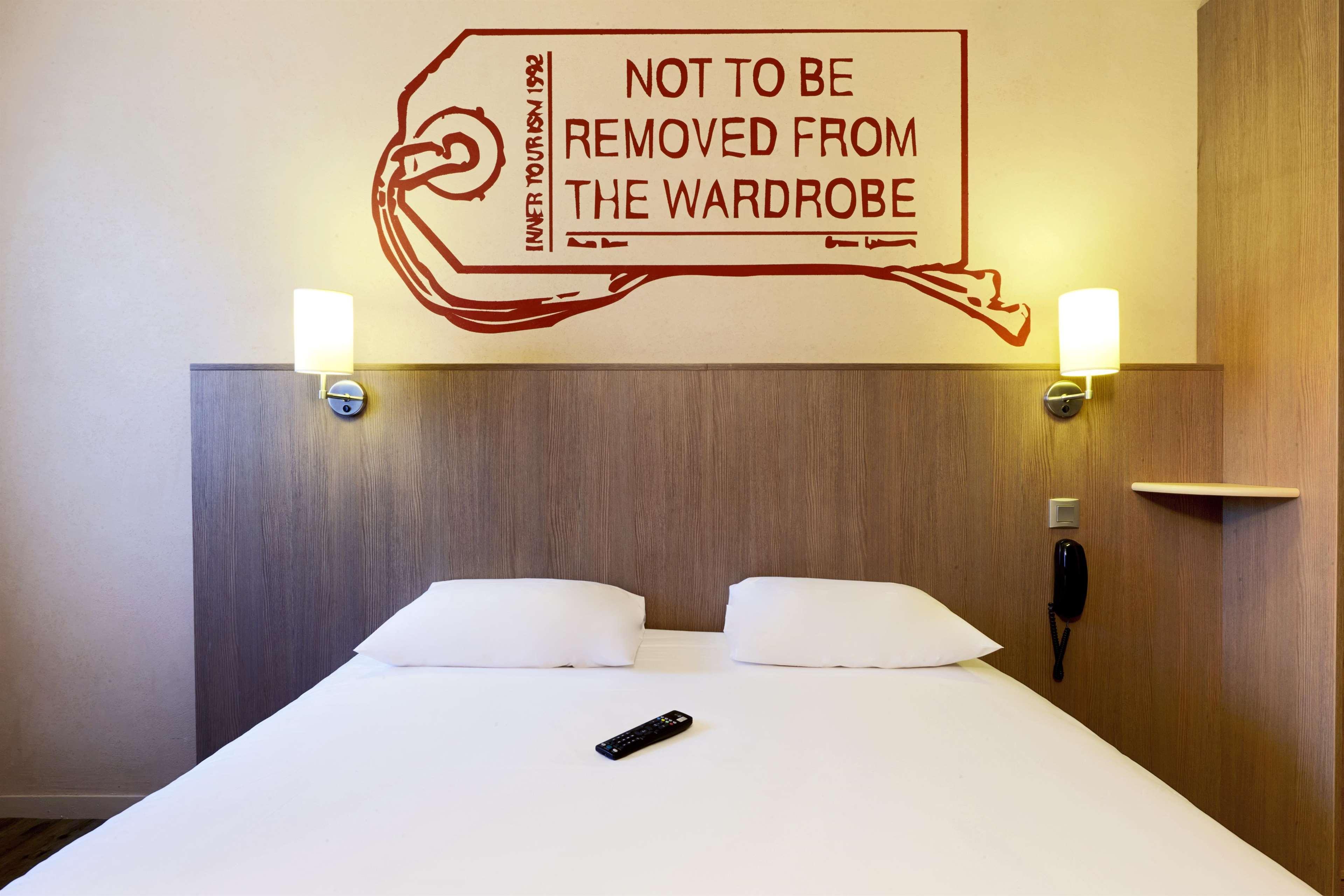 Brit Hotel Essentiel Cholet Ngoại thất bức ảnh