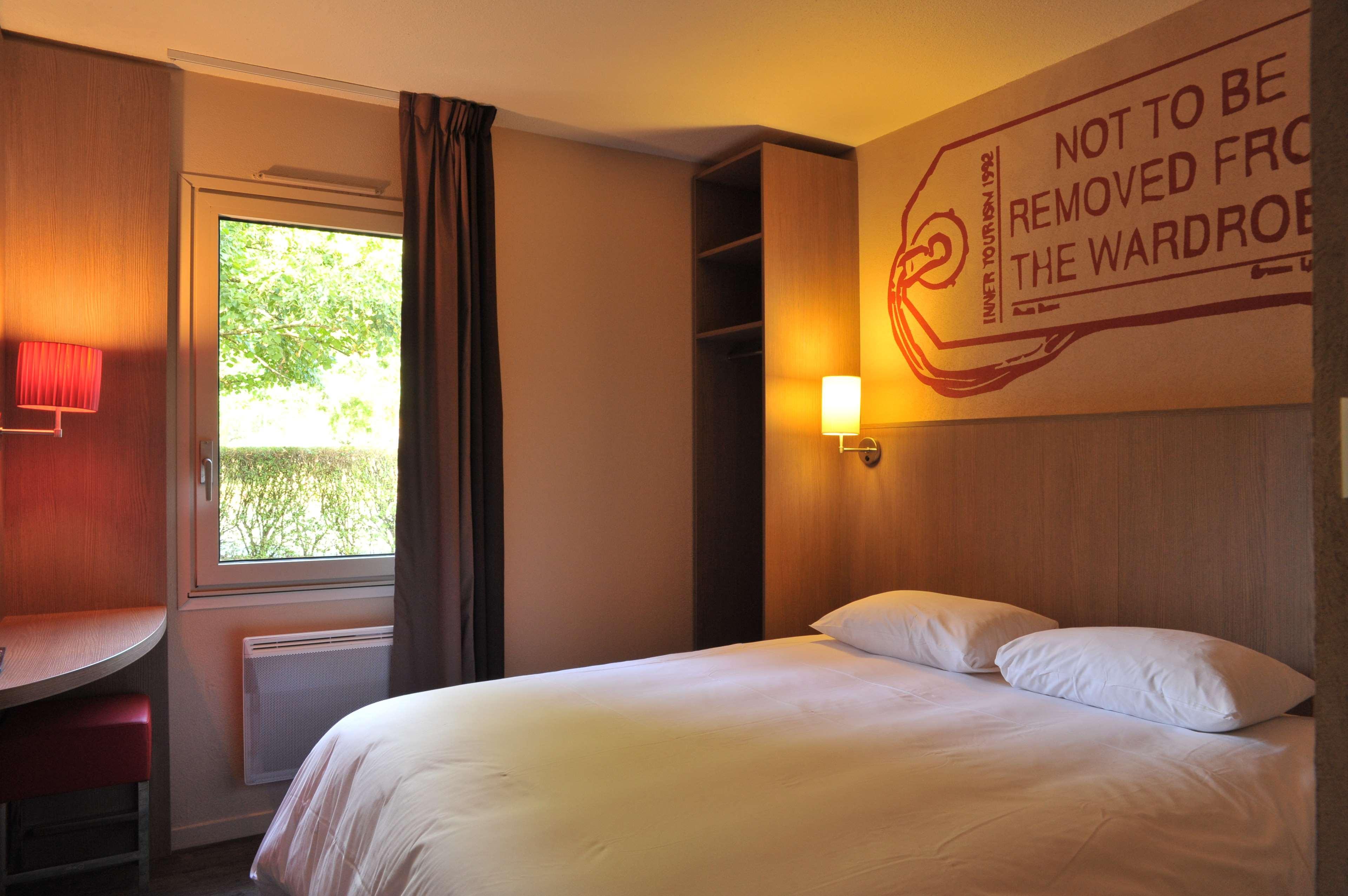Brit Hotel Essentiel Cholet Ngoại thất bức ảnh
