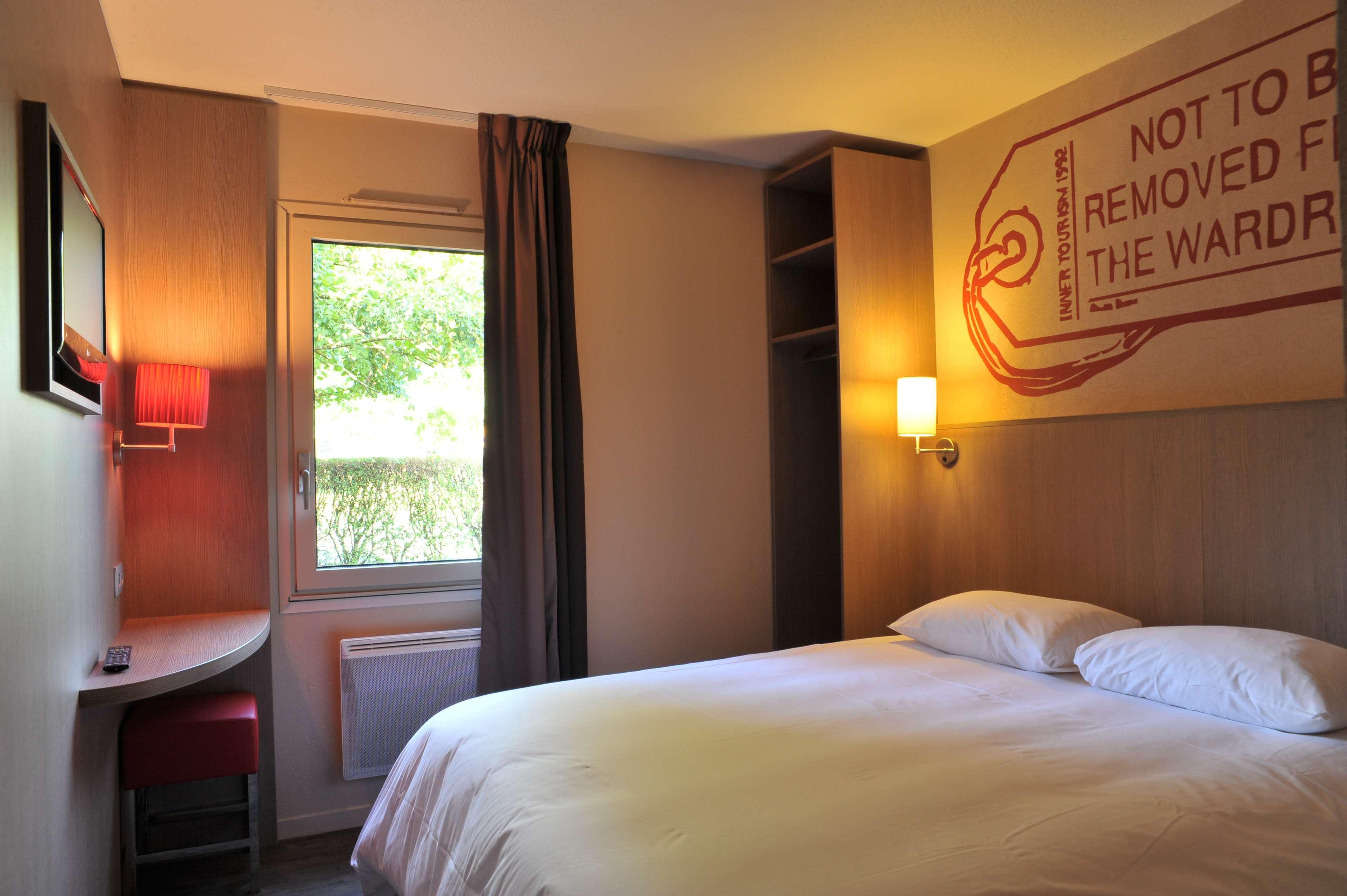 Brit Hotel Essentiel Cholet Ngoại thất bức ảnh