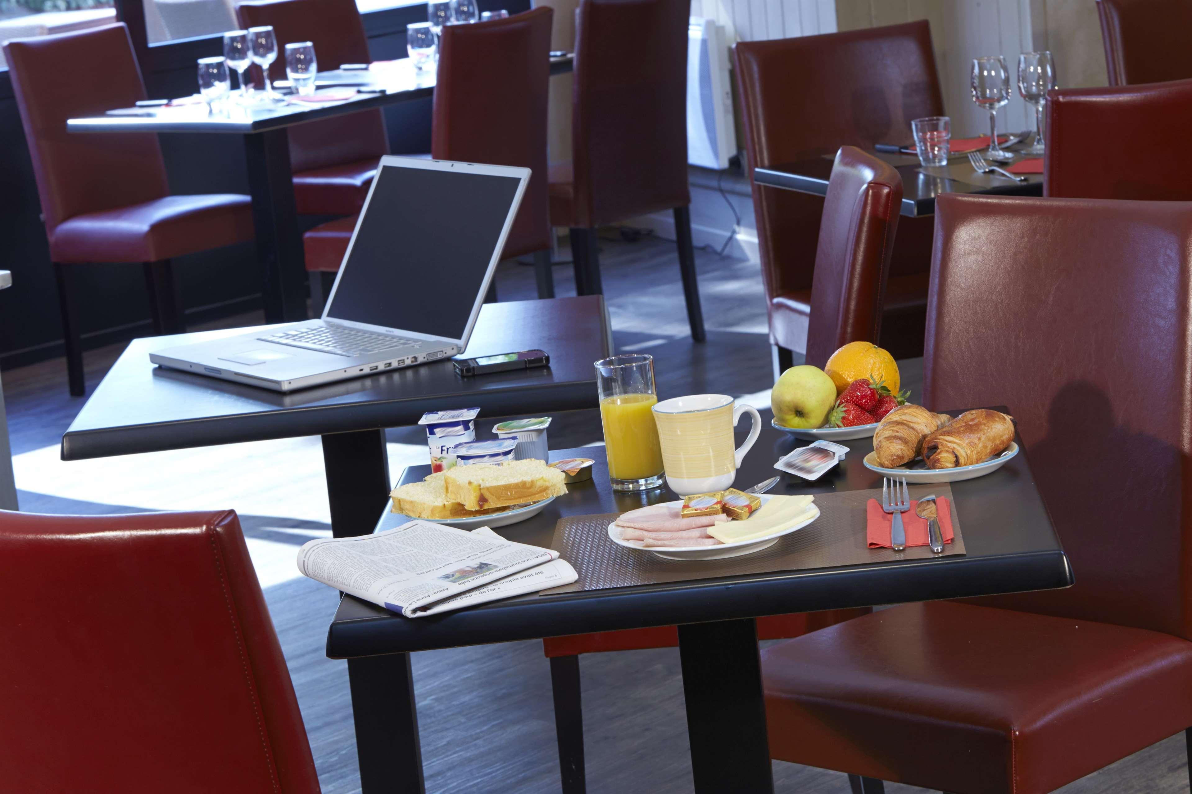 Brit Hotel Essentiel Cholet Ngoại thất bức ảnh