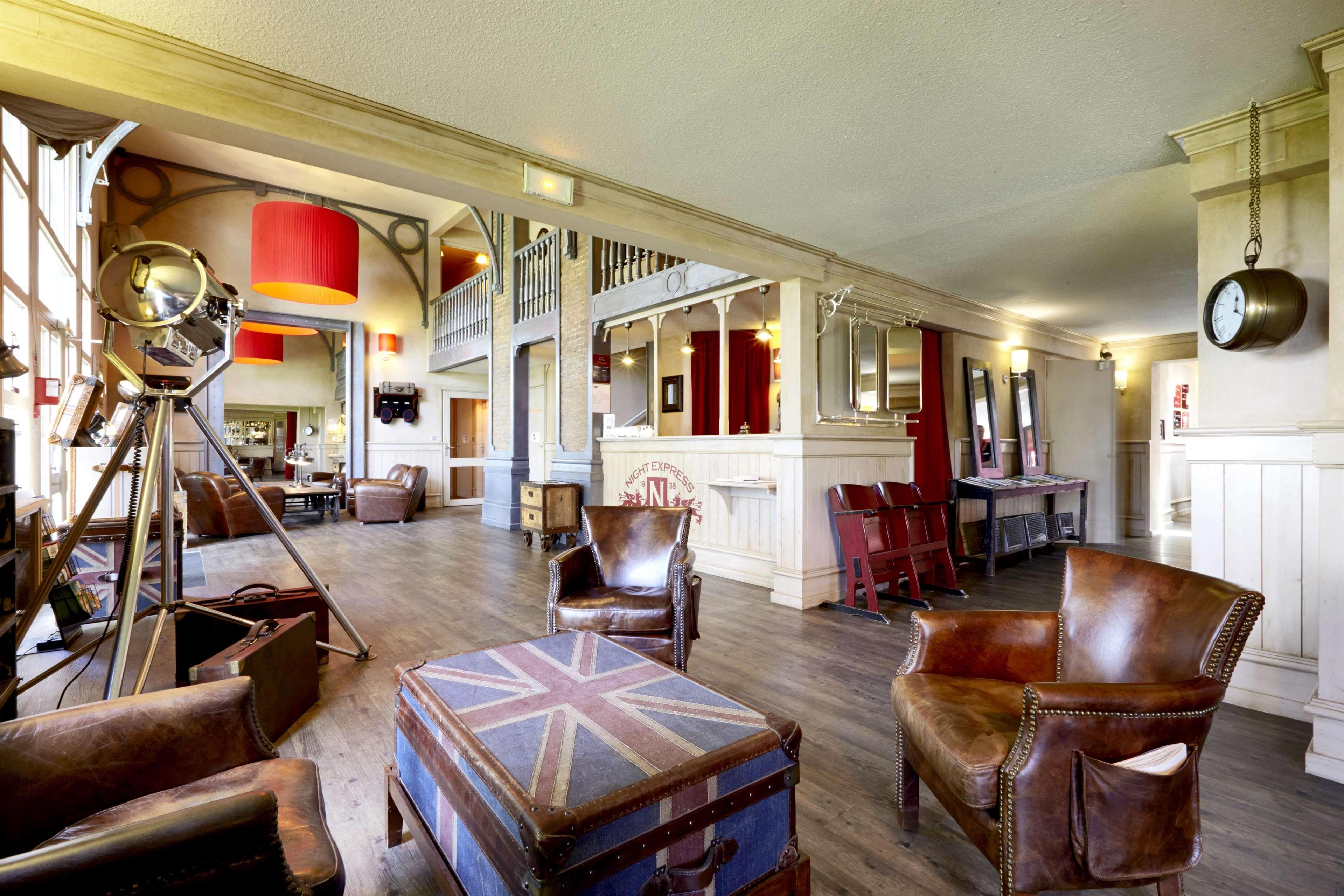 Brit Hotel Essentiel Cholet Ngoại thất bức ảnh