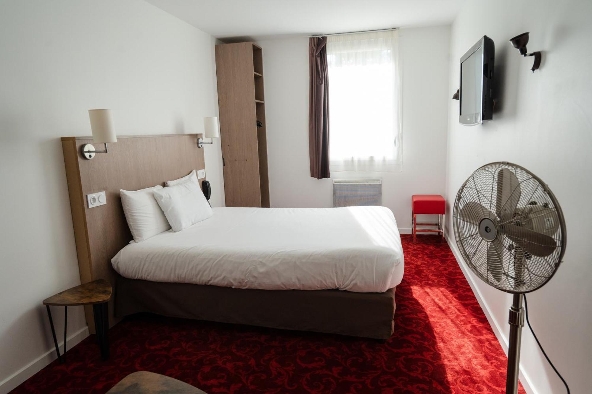 Brit Hotel Essentiel Cholet Ngoại thất bức ảnh