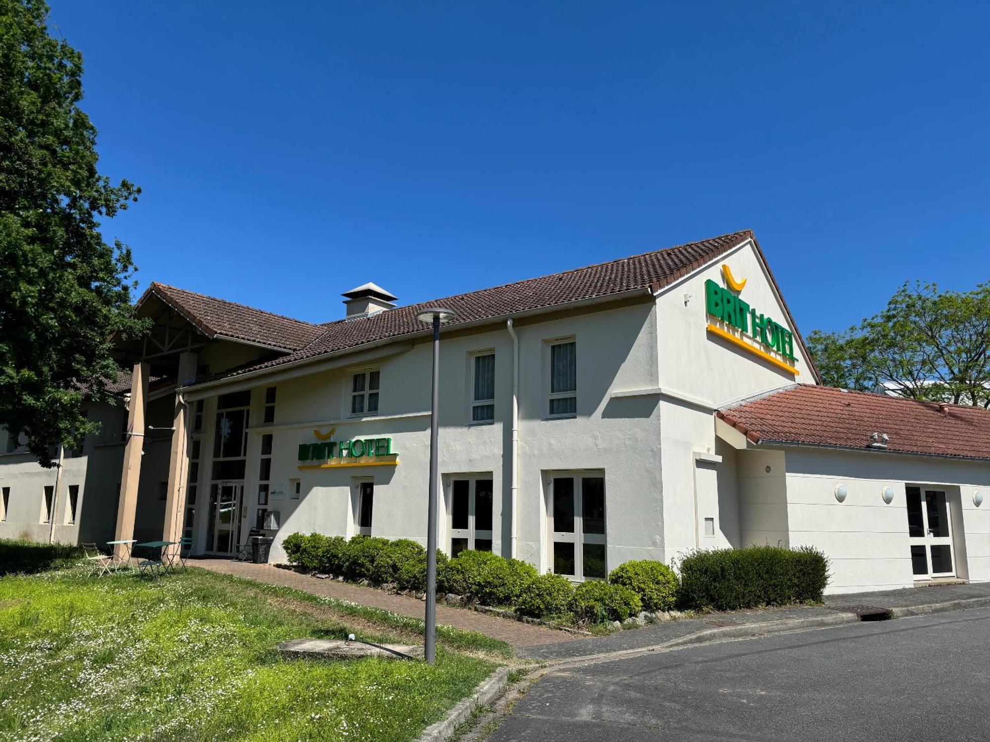 Brit Hotel Essentiel Cholet Ngoại thất bức ảnh