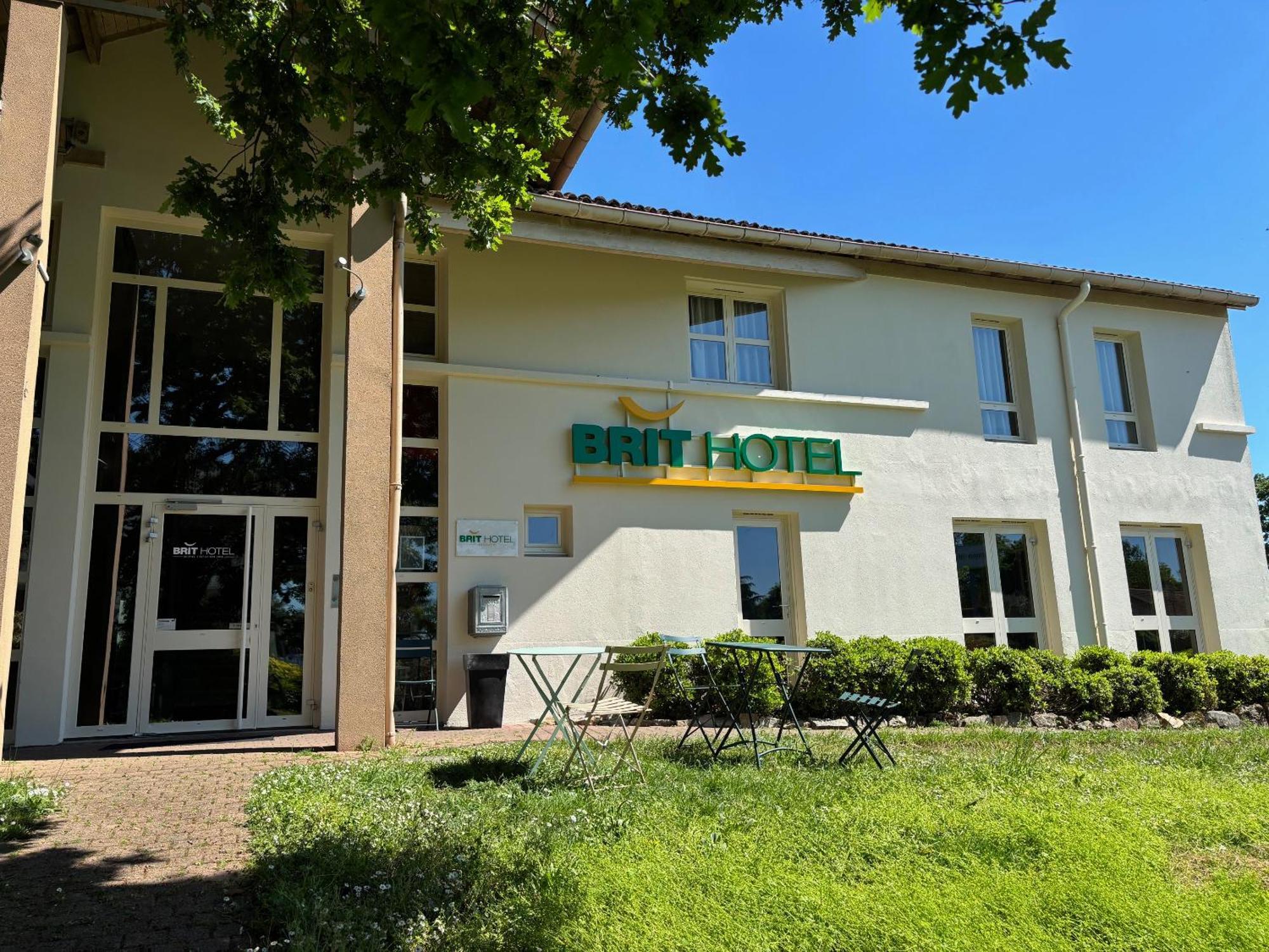 Brit Hotel Essentiel Cholet Ngoại thất bức ảnh